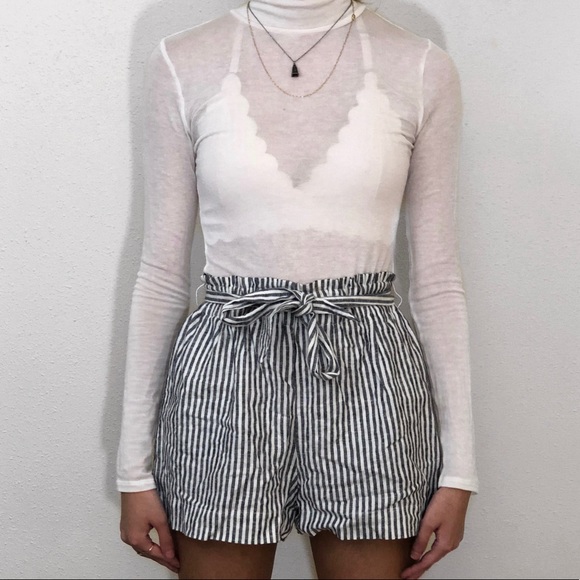 Striped paperbag shorts <3 - Picture 2 of 3